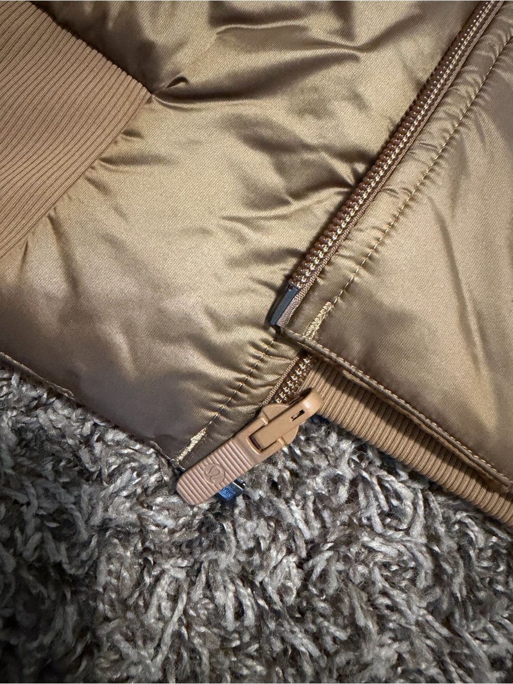 lululemon athletica Shiny Taupe Quilted Sleeveless reversible vest - Picture 5 of 7